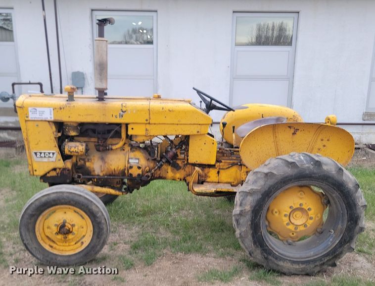 image for item DP3537 1965 International  404 tractor