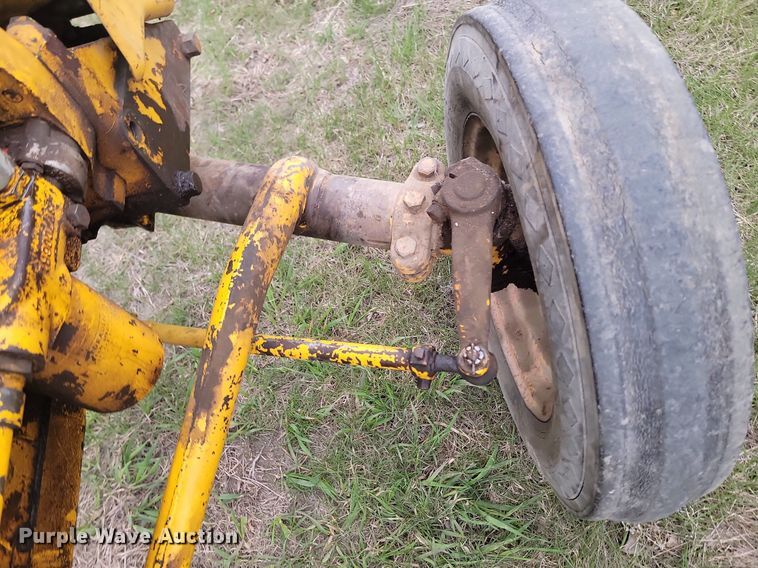 image for item DP3537 1965 International  404 tractor