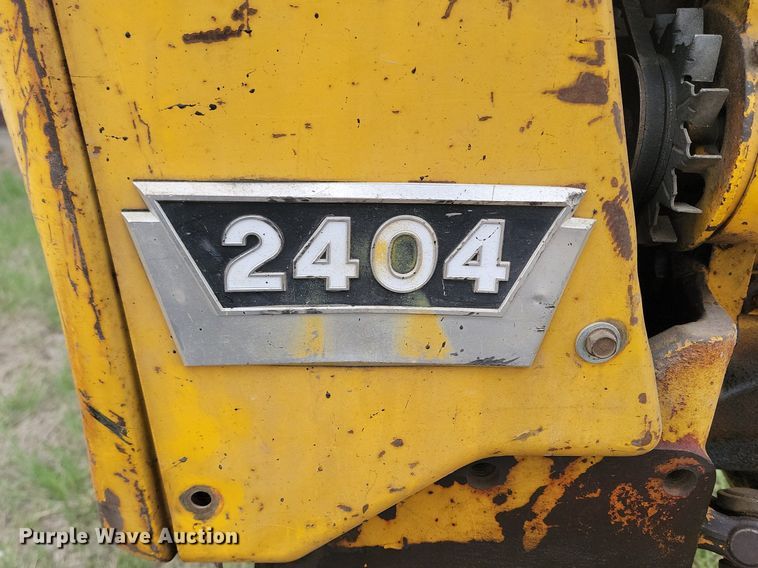 image for item DP3537 1965 International  404 tractor