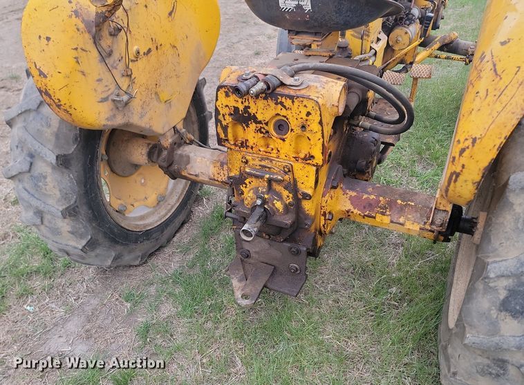 image for item DP3537 1965 International  404 tractor