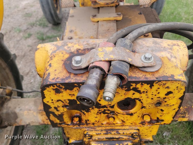 image for item DP3537 1965 International  404 tractor