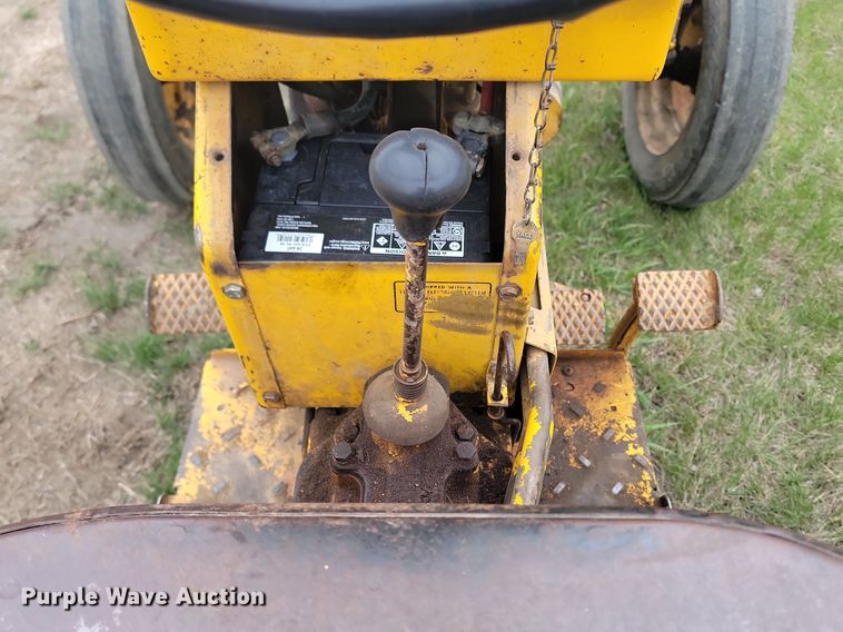 image for item DP3537 1965 International  404 tractor