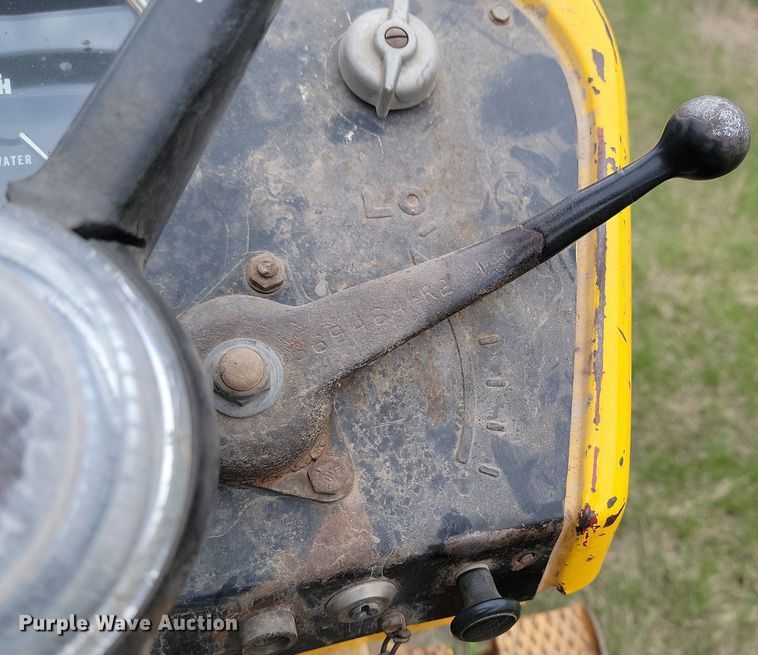 image for item DP3537 1965 International  404 tractor