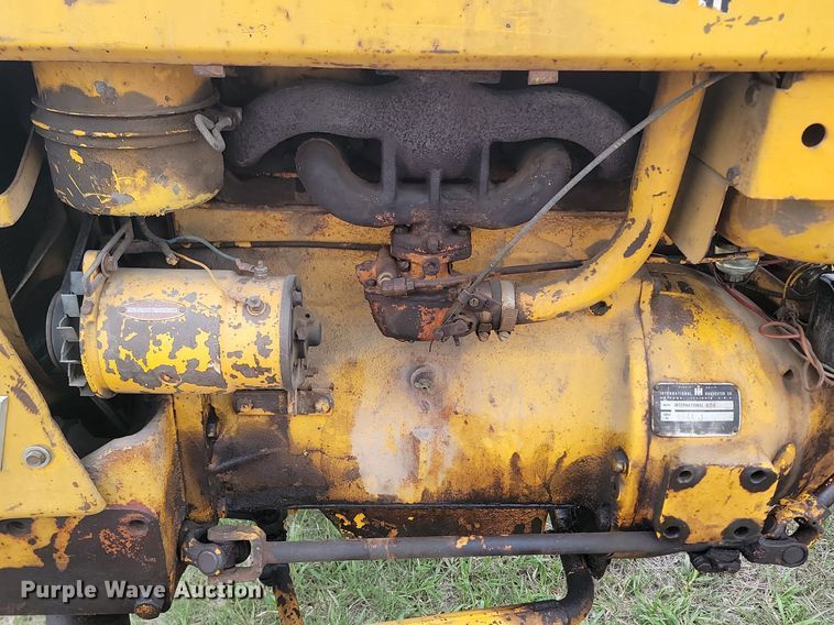 image for item DP3537 1965 International  404 tractor