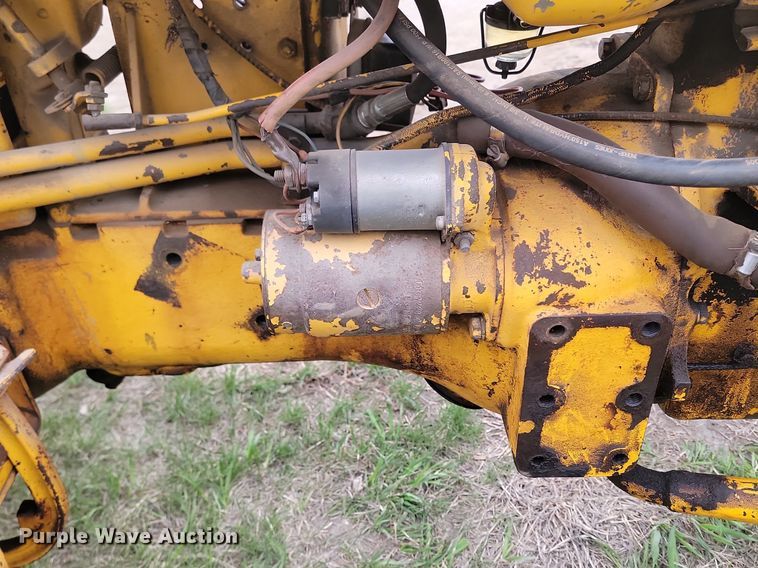 image for item DP3537 1965 International  404 tractor