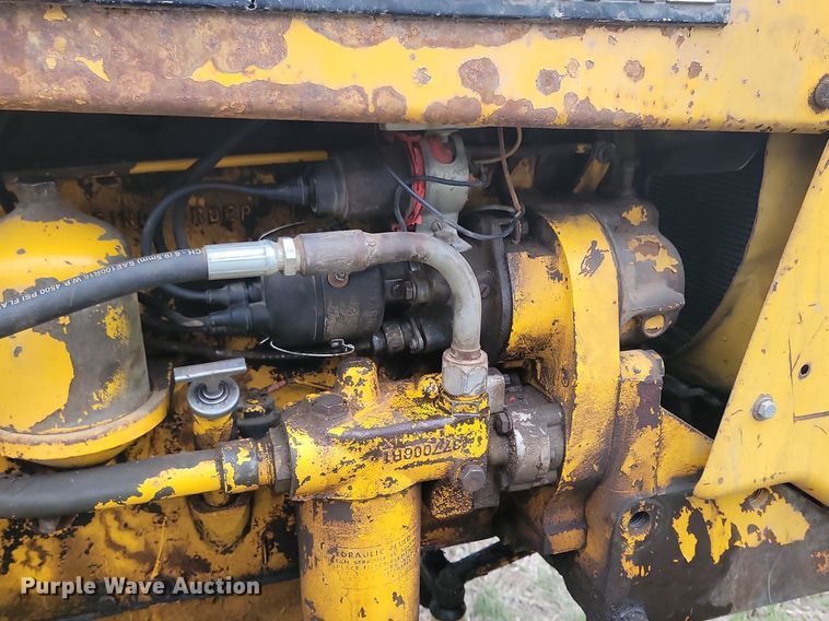 image for item DP3537 1965 International  404 tractor