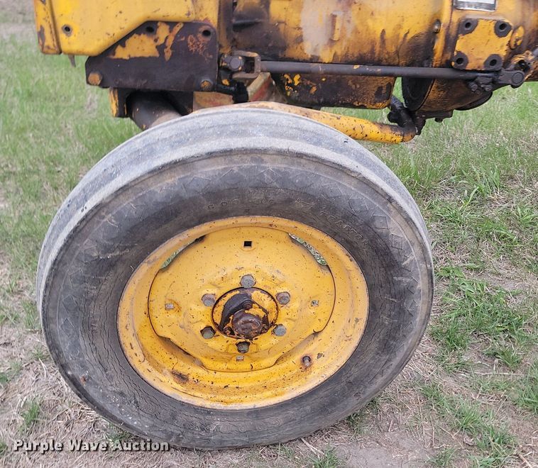 image for item DP3537 1965 International  404 tractor