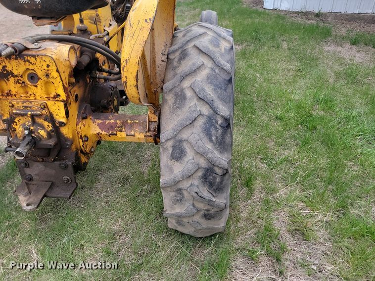 image for item DP3537 1965 International  404 tractor