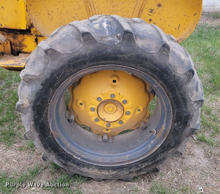 image for item DP3537 1965 International  404 tractor