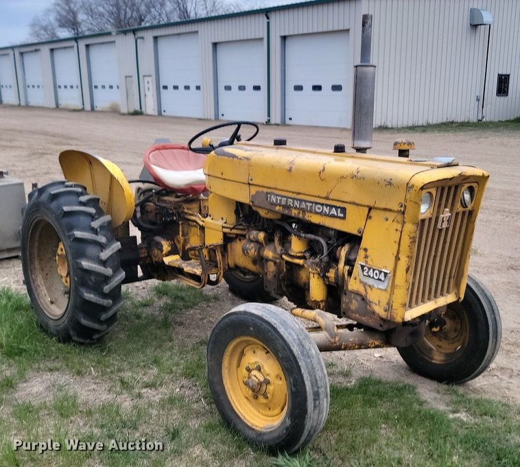 image for item DP3539 1965 International  404 tractor