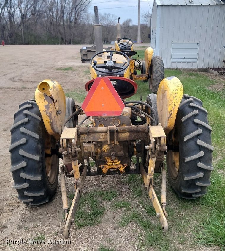 image for item DP3539 1965 International  404 tractor