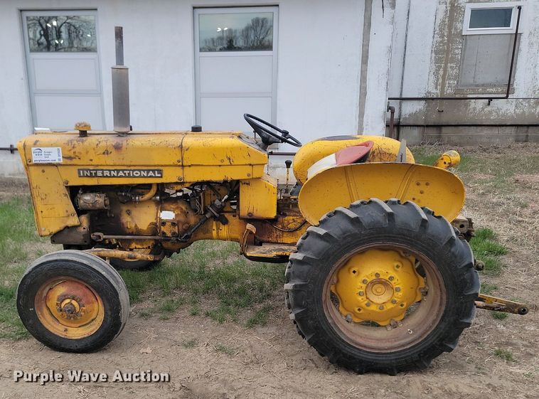 image for item DP3539 1965 International  404 tractor