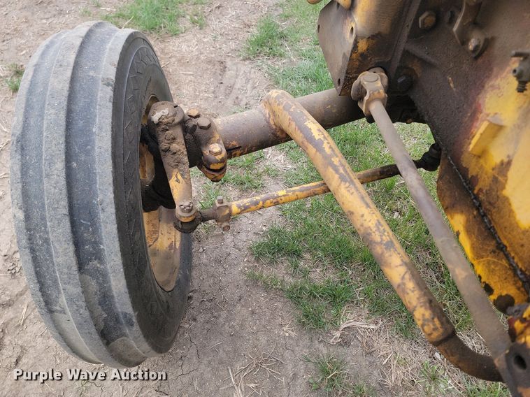 image for item DP3539 1965 International  404 tractor