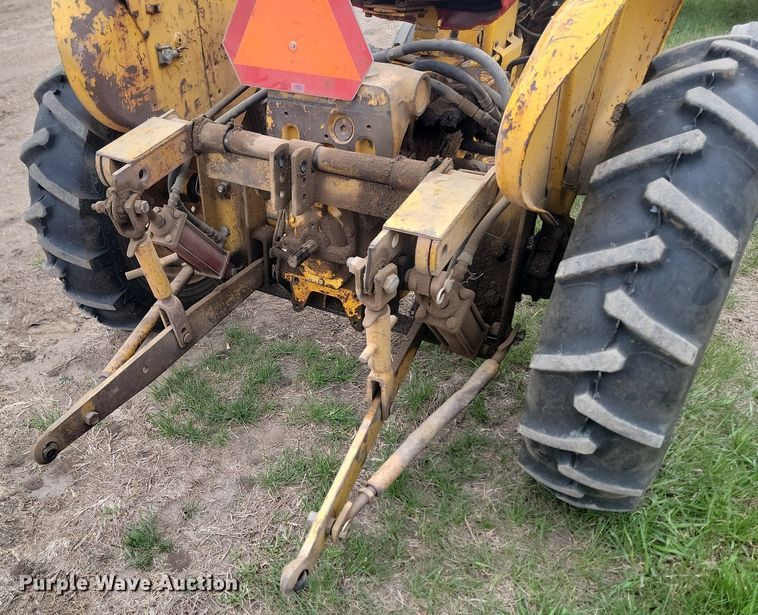 image for item DP3539 1965 International  404 tractor