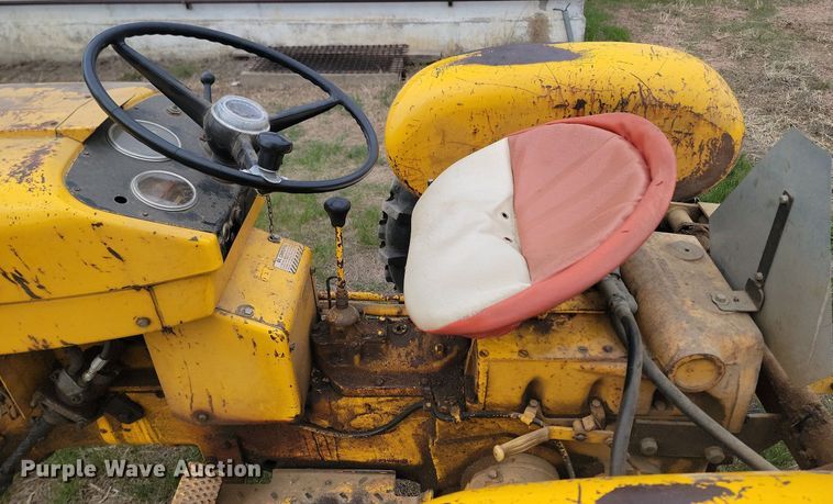 image for item DP3539 1965 International  404 tractor