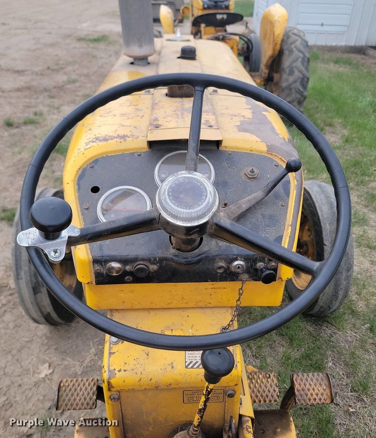 image for item DP3539 1965 International  404 tractor