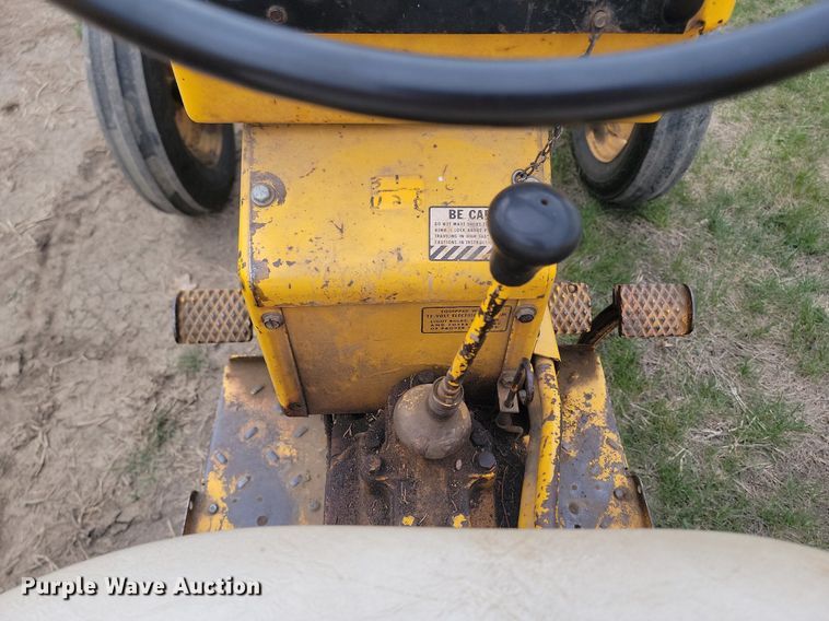 image for item DP3539 1965 International  404 tractor