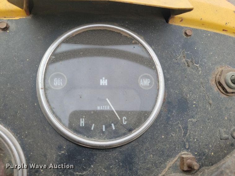 image for item DP3539 1965 International  404 tractor