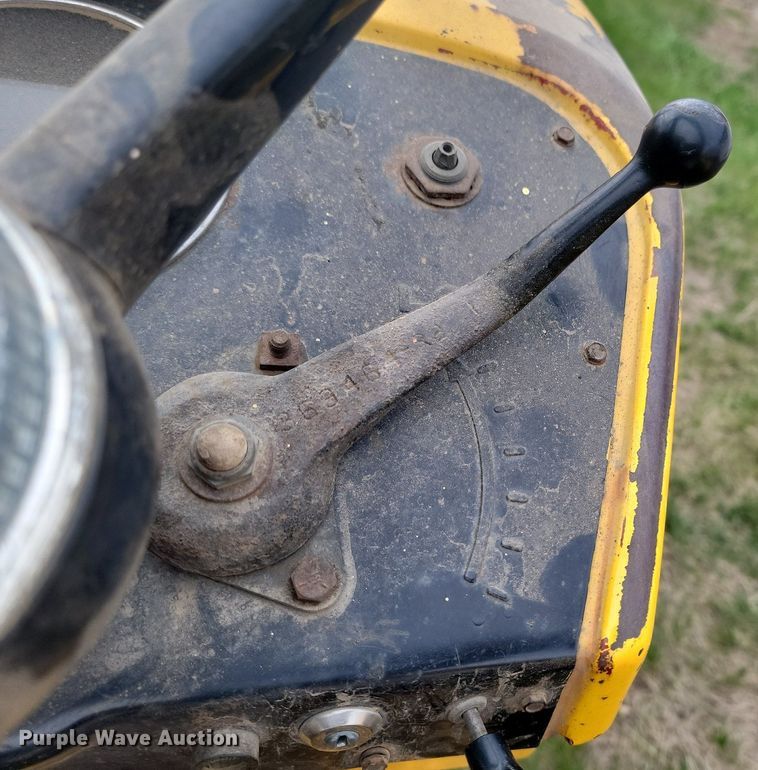 image for item DP3539 1965 International  404 tractor