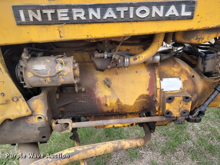 image for item DP3539 1965 International  404 tractor