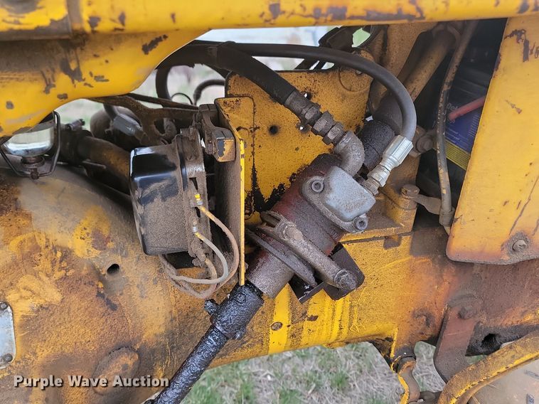 image for item DP3539 1965 International  404 tractor