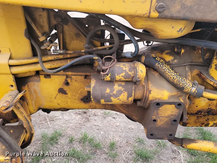 image for item DP3539 1965 International  404 tractor