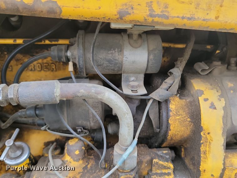 image for item DP3539 1965 International  404 tractor