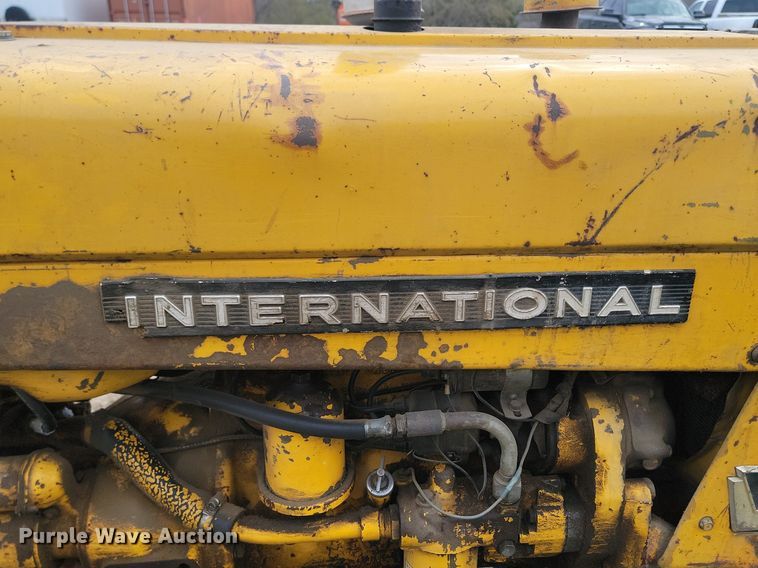 image for item DP3539 1965 International  404 tractor
