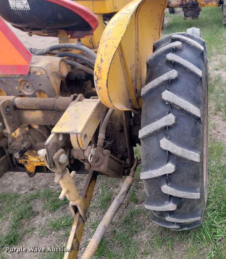 image for item DP3539 1965 International  404 tractor