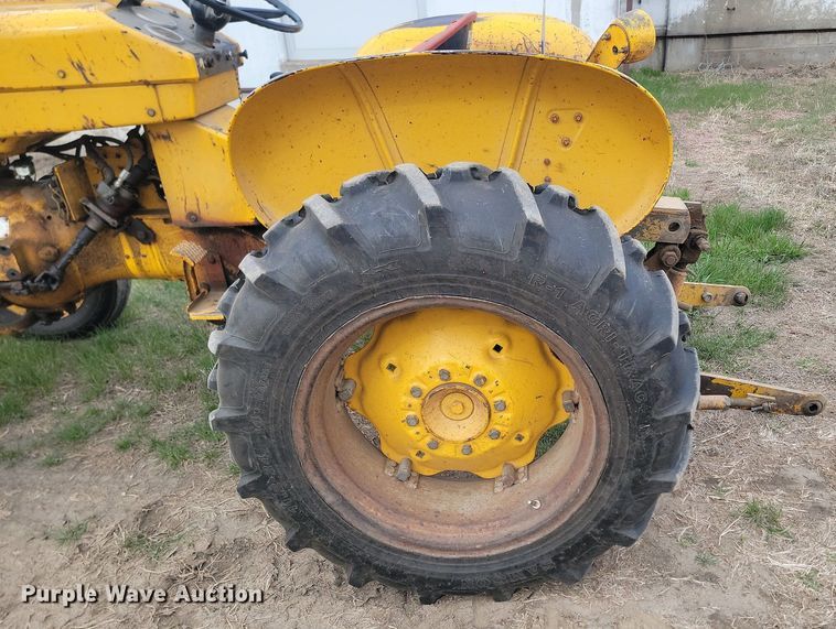 image for item DP3539 1965 International  404 tractor