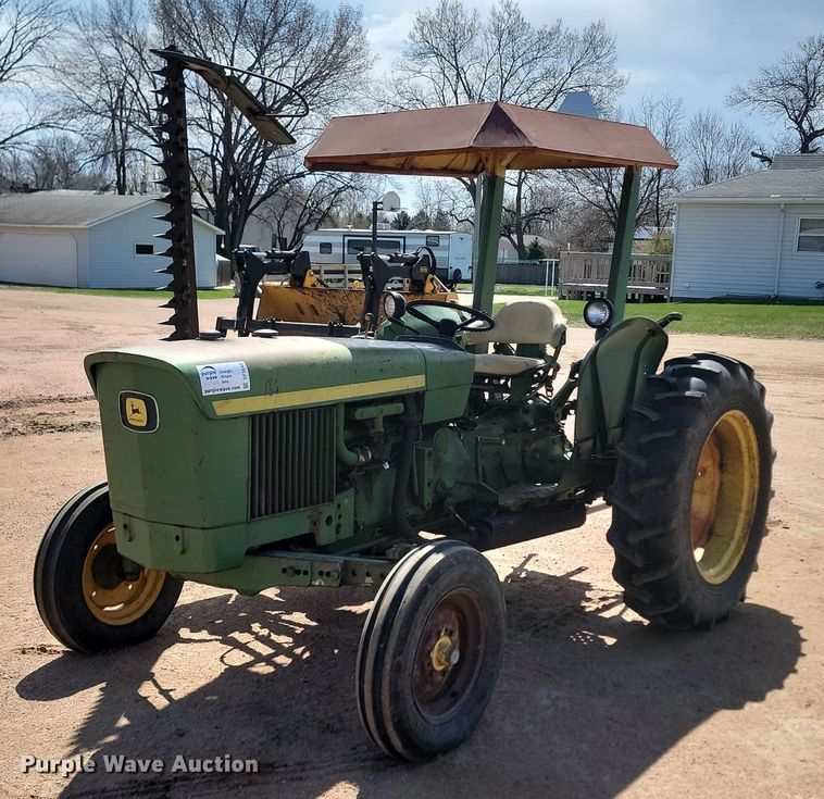image for item DP3542 1972 John Deere 1020 tractor