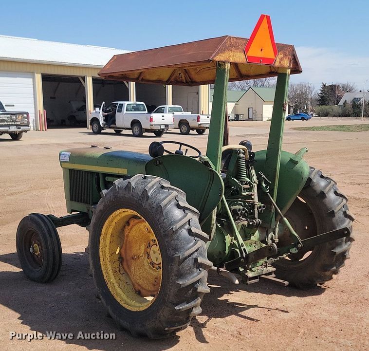 image for item DP3542 1972 John Deere 1020 tractor