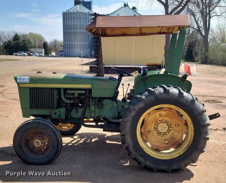image for item DP3542 1972 John Deere 1020 tractor