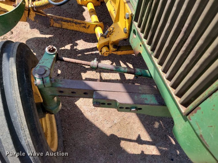 image for item DP3542 1972 John Deere 1020 tractor