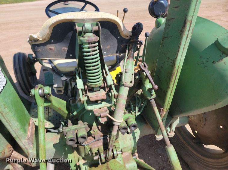 image for item DP3542 1972 John Deere 1020 tractor