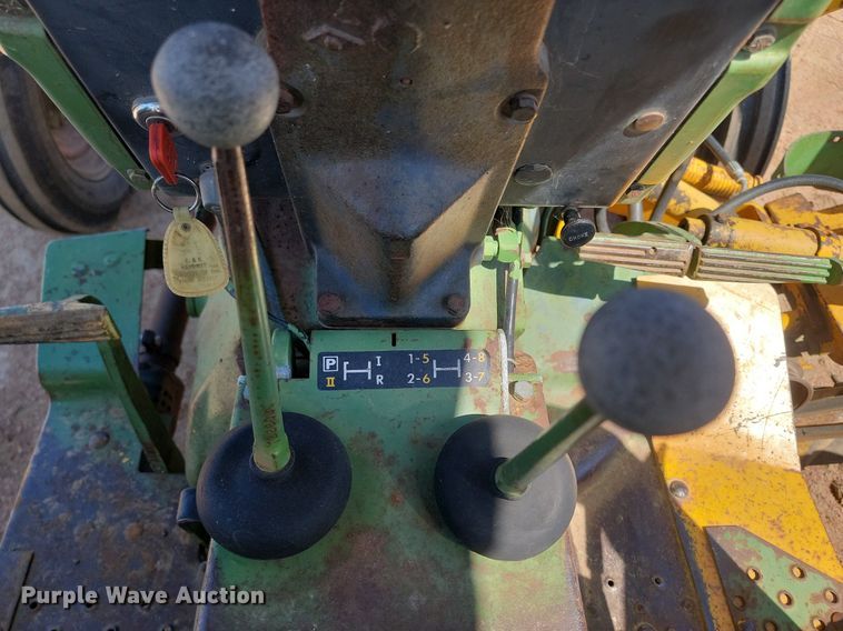 image for item DP3542 1972 John Deere 1020 tractor