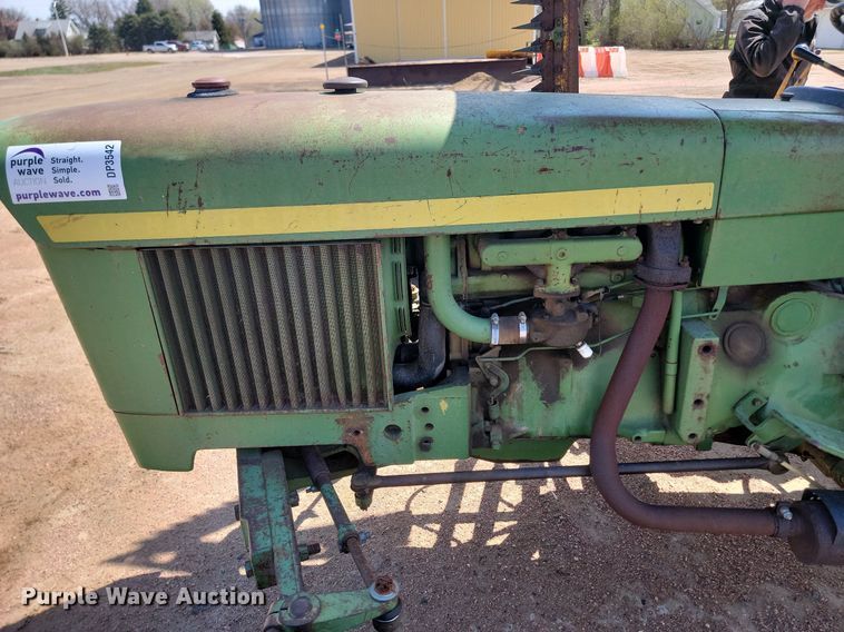 image for item DP3542 1972 John Deere 1020 tractor