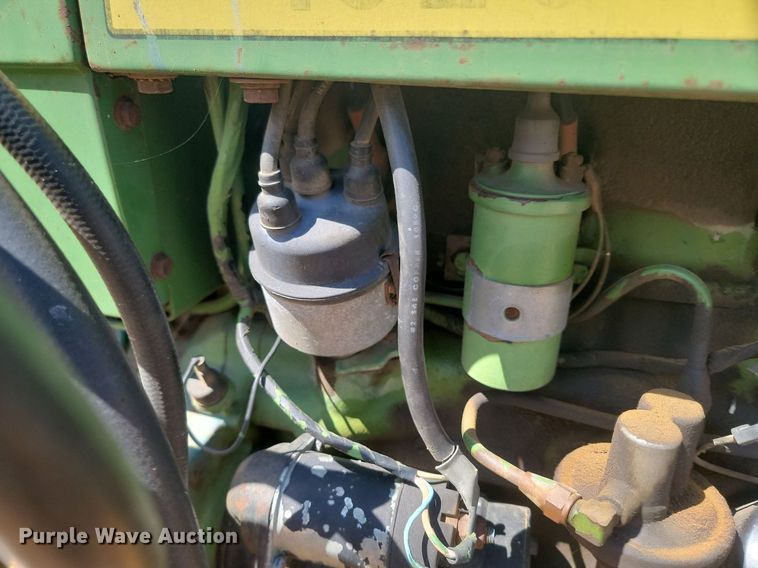 image for item DP3542 1972 John Deere 1020 tractor