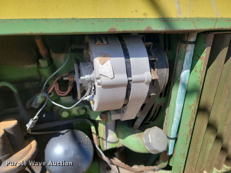 image for item DP3542 1972 John Deere 1020 tractor