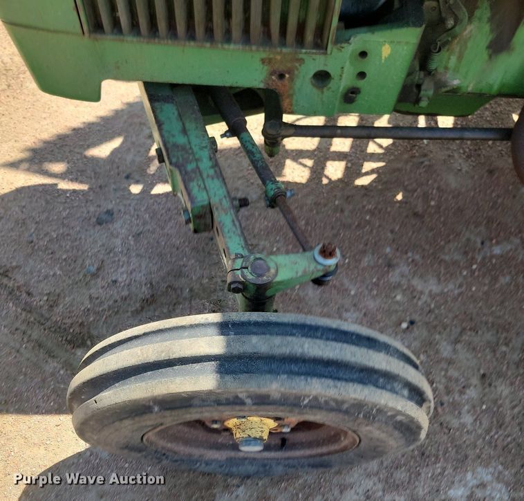 image for item DP3542 1972 John Deere 1020 tractor
