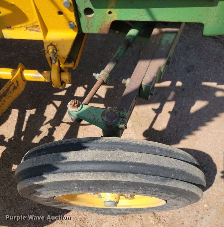 image for item DP3542 1972 John Deere 1020 tractor