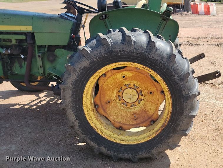 image for item DP3542 1972 John Deere 1020 tractor