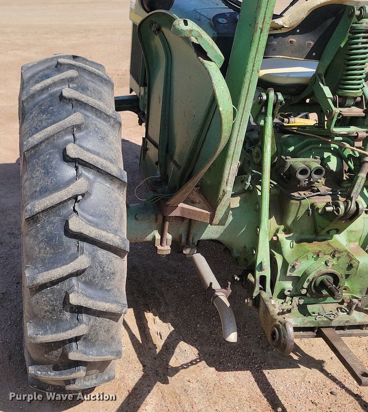 image for item DP3542 1972 John Deere 1020 tractor