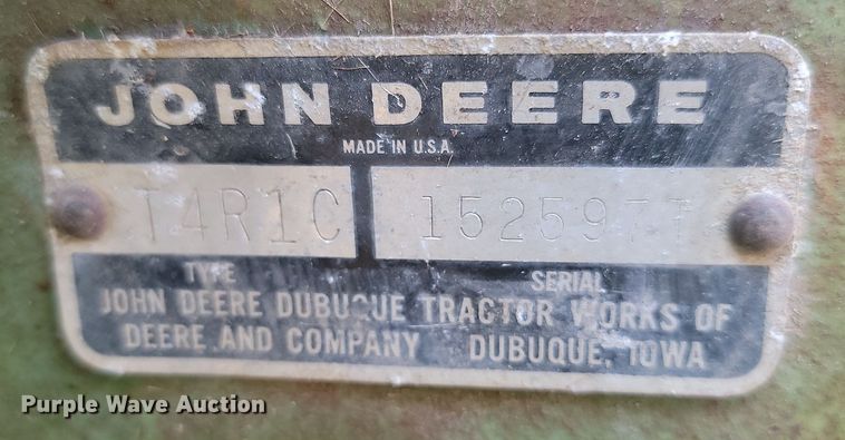 image for item DP3542 1972 John Deere 1020 tractor