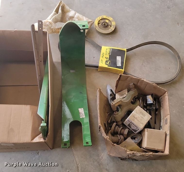 image for item DP3542 1972 John Deere 1020 tractor