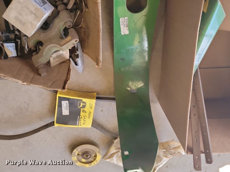 image for item DP3542 1972 John Deere 1020 tractor