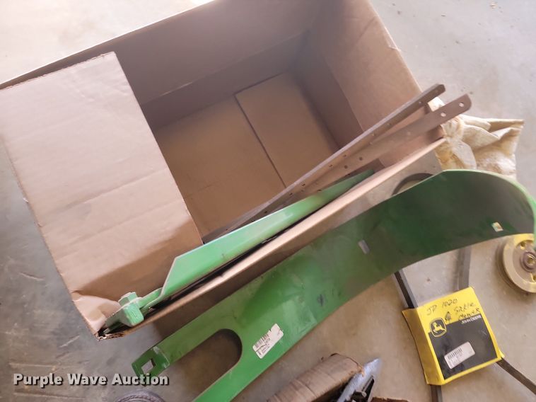 image for item DP3542 1972 John Deere 1020 tractor