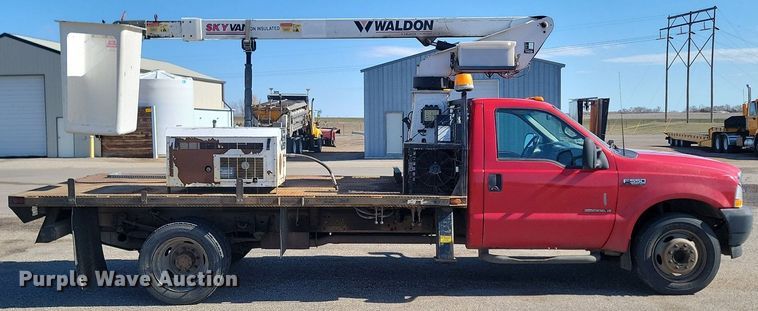 image for item DP5669 2002 Ford F550 Super Duty XL bucket truck