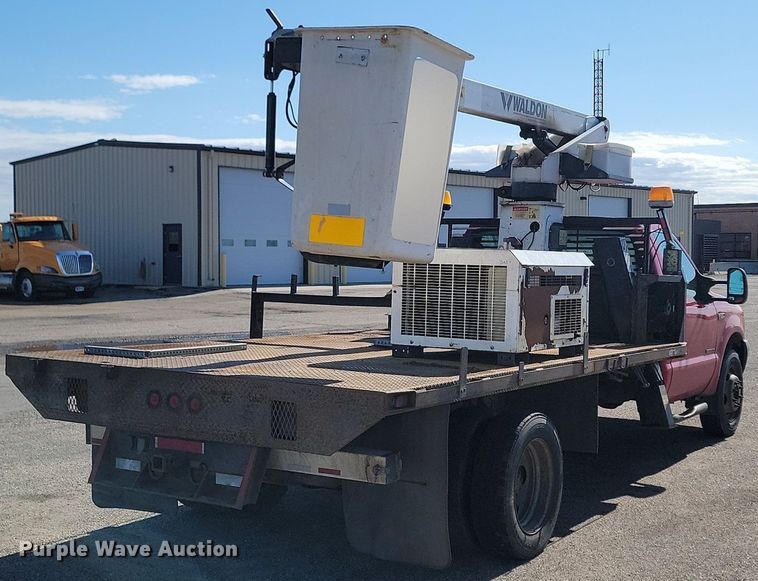 image for item DP5669 2002 Ford F550 Super Duty XL bucket truck