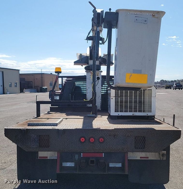 image for item DP5669 2002 Ford F550 Super Duty XL bucket truck